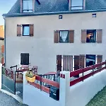 Charmante Maison Au Coeur D'un Village Auvergnat Semesterbostad Saint-Diery