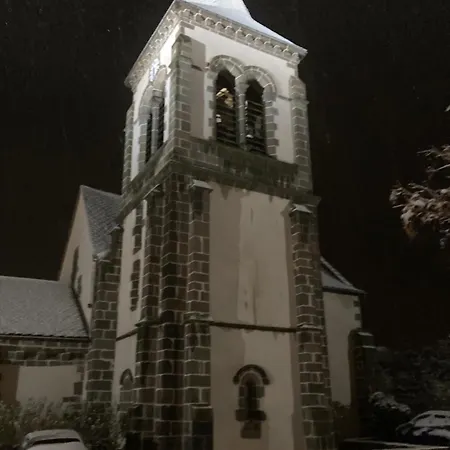 Prázdninový dům Charmante Maison Au Coeur D'un Village Auvergnat