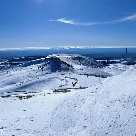 Prázdninový dům Charmante Maison Au Coeur D'un Village Auvergnat Saint-Diery