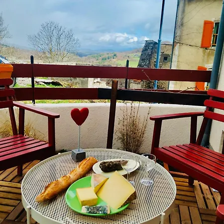 Charmante Maison Au Coeur D'un Village Auvergnat Prázdninový dům Saint-Diery