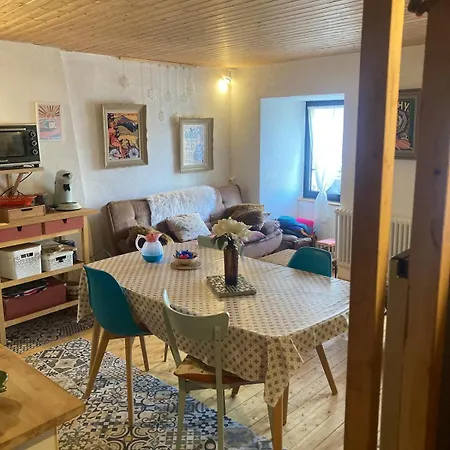 Nyaraló Charmante Maison Au Coeur D'un Village Auvergnat Saint-Diery