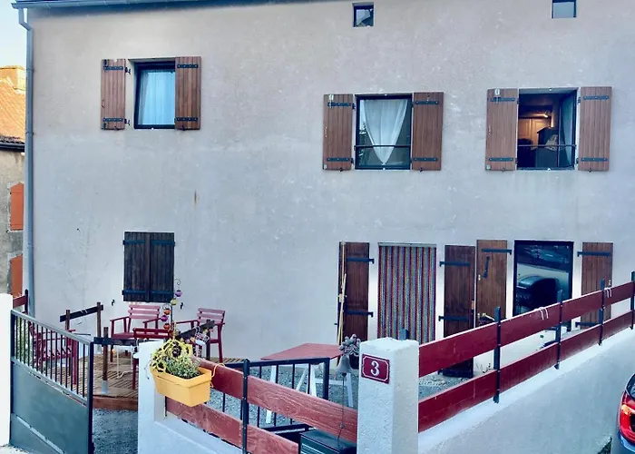 Charmante Maison Au Coeur D'un Village Auvergnat *