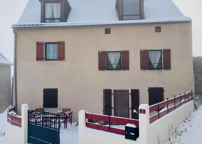 Charmante Maison Au Coeur D'un Village Auvergnat Feriehus Saint-Diery