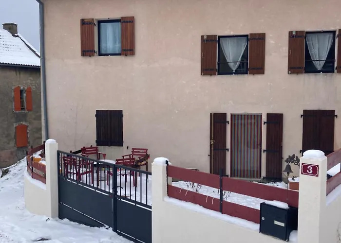 Charmante Maison Au Coeur D'un Village Auvergnat *