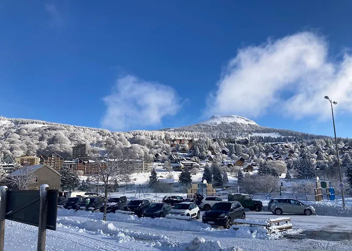 Charmante Maison Au Coeur D'un Village Auvergnat Feriehus