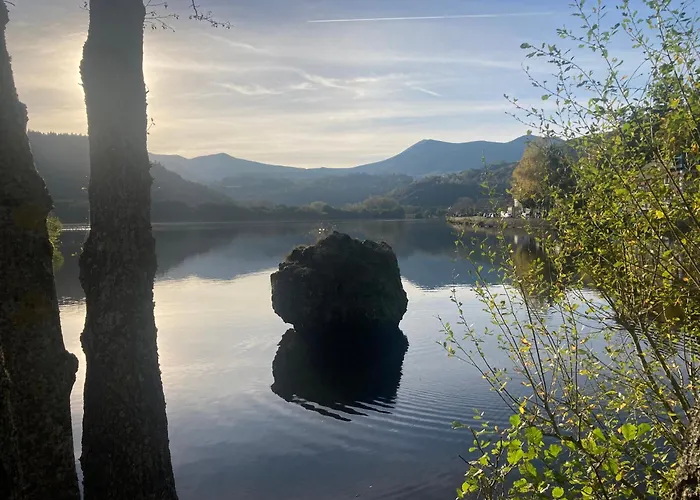Feriehus Charmante Maison Au Coeur D'un Village Auvergnat Saint-Diery