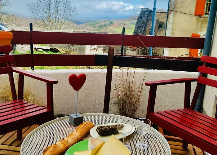 Charmante Maison Au Coeur D'un Village Auvergnat Feriehus Saint-Diery