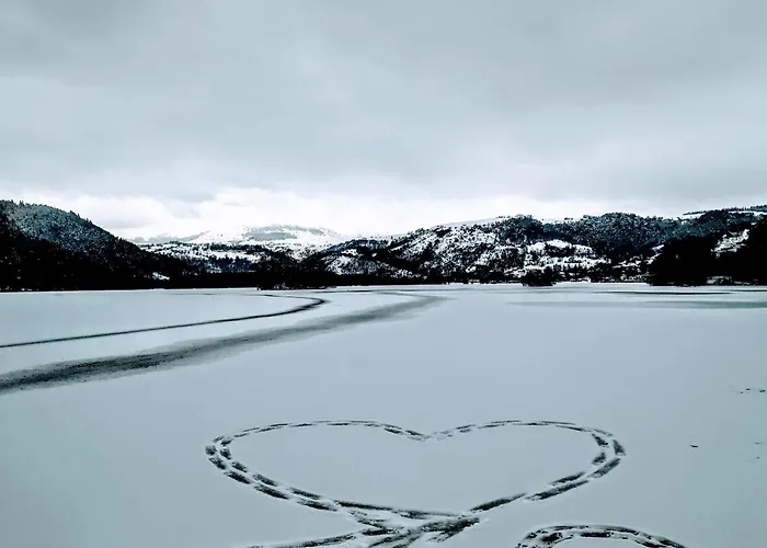 Feriehus Charmante Maison Au Coeur D'un Village Auvergnat Saint-Diery