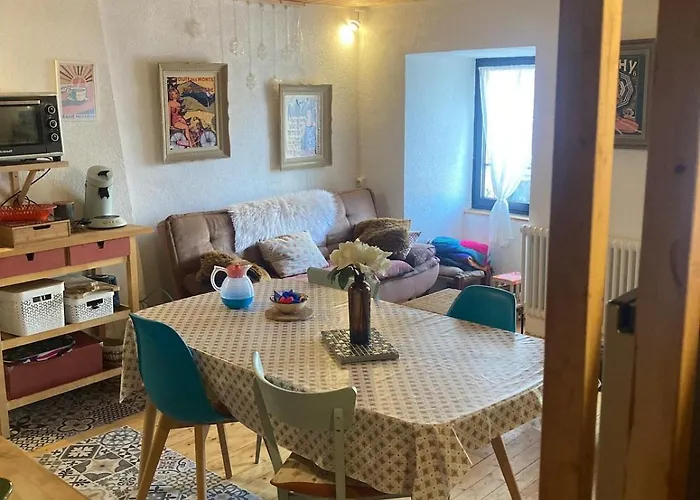 Feriehus Charmante Maison Au Coeur D'un Village Auvergnat Saint-Diery